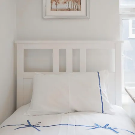 Cozy 2-bedroom Detached No-7 Δουβλίνο